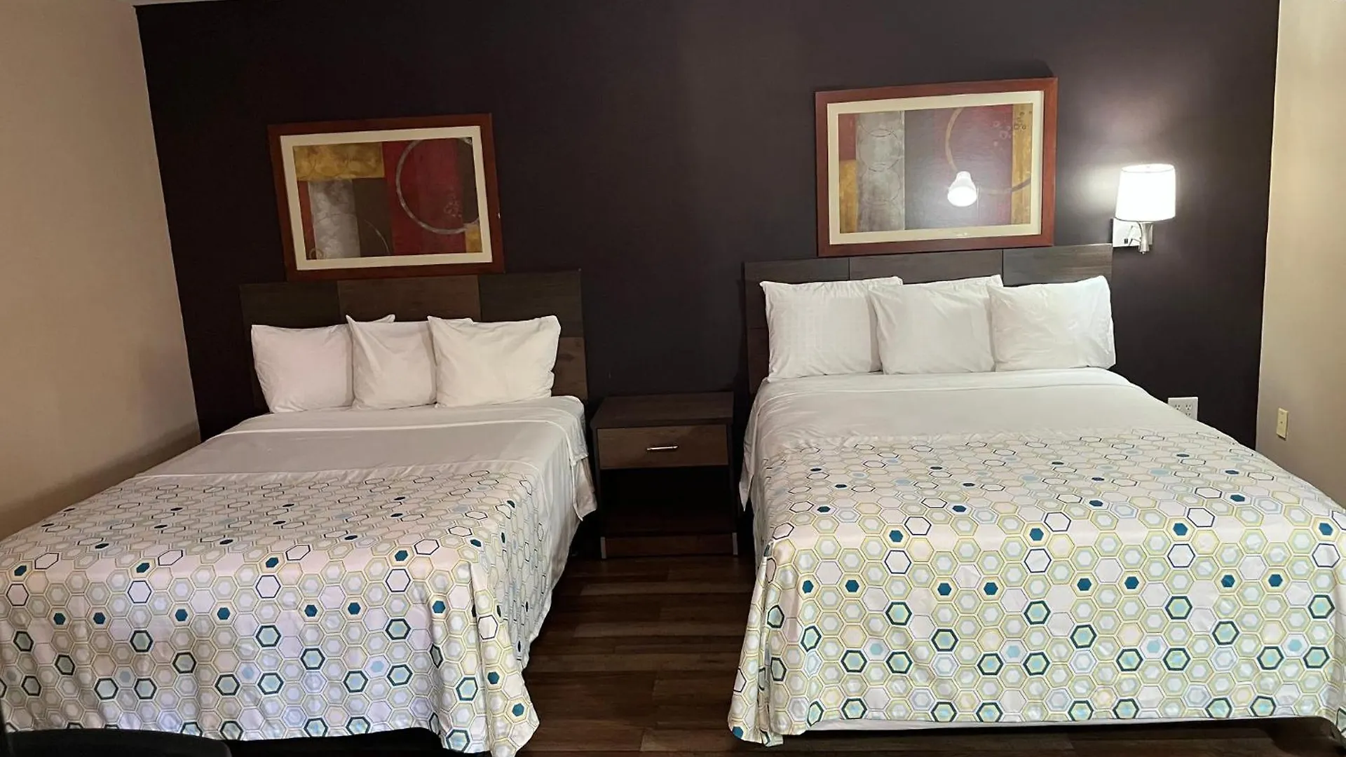 Motel Hometowne Studios & Suites By Red Roof Charlotte - Ballantyne