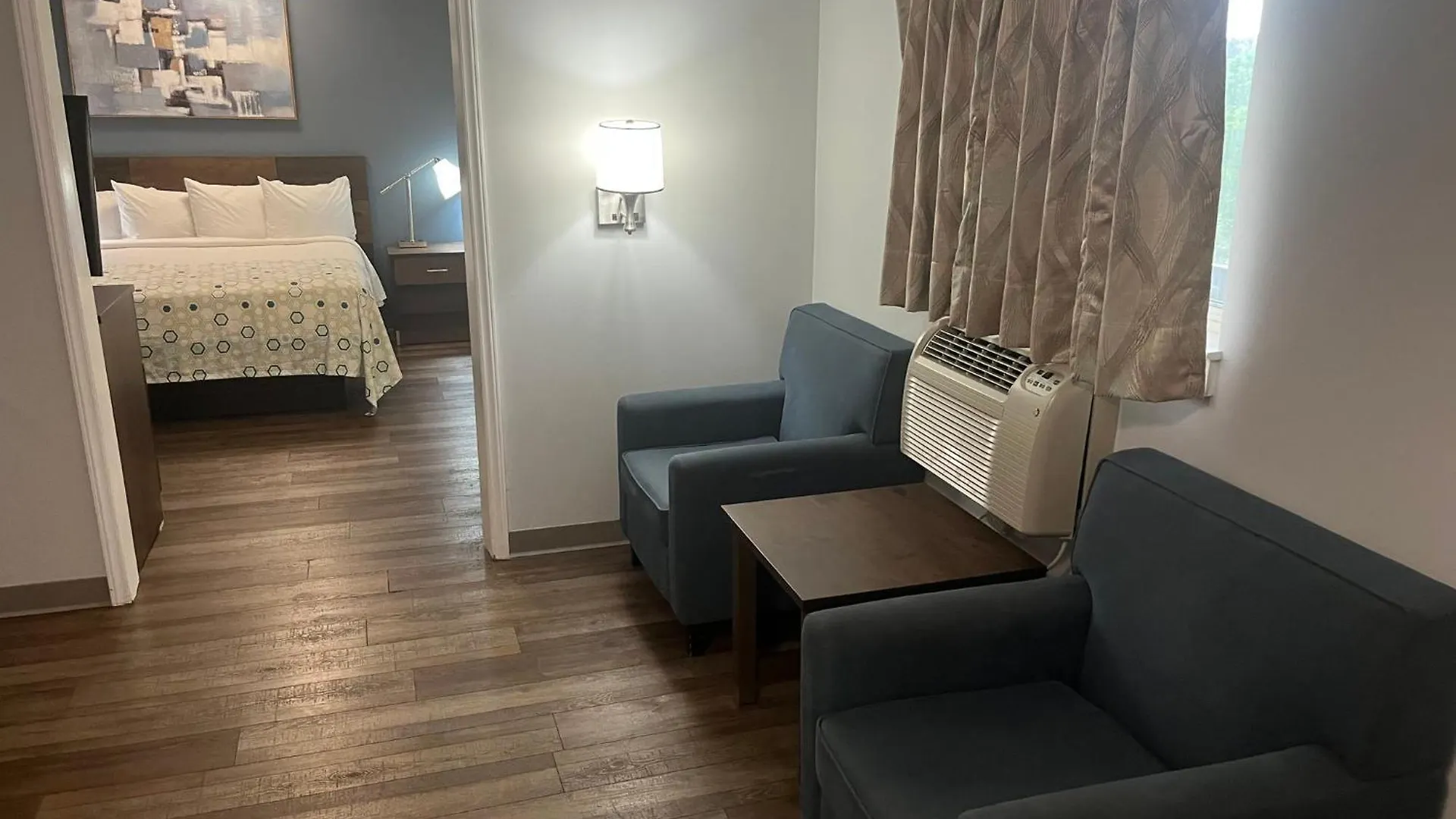 Hometowne Studios & Suites By Red Roof Charlotte - Ballantyne 0*,