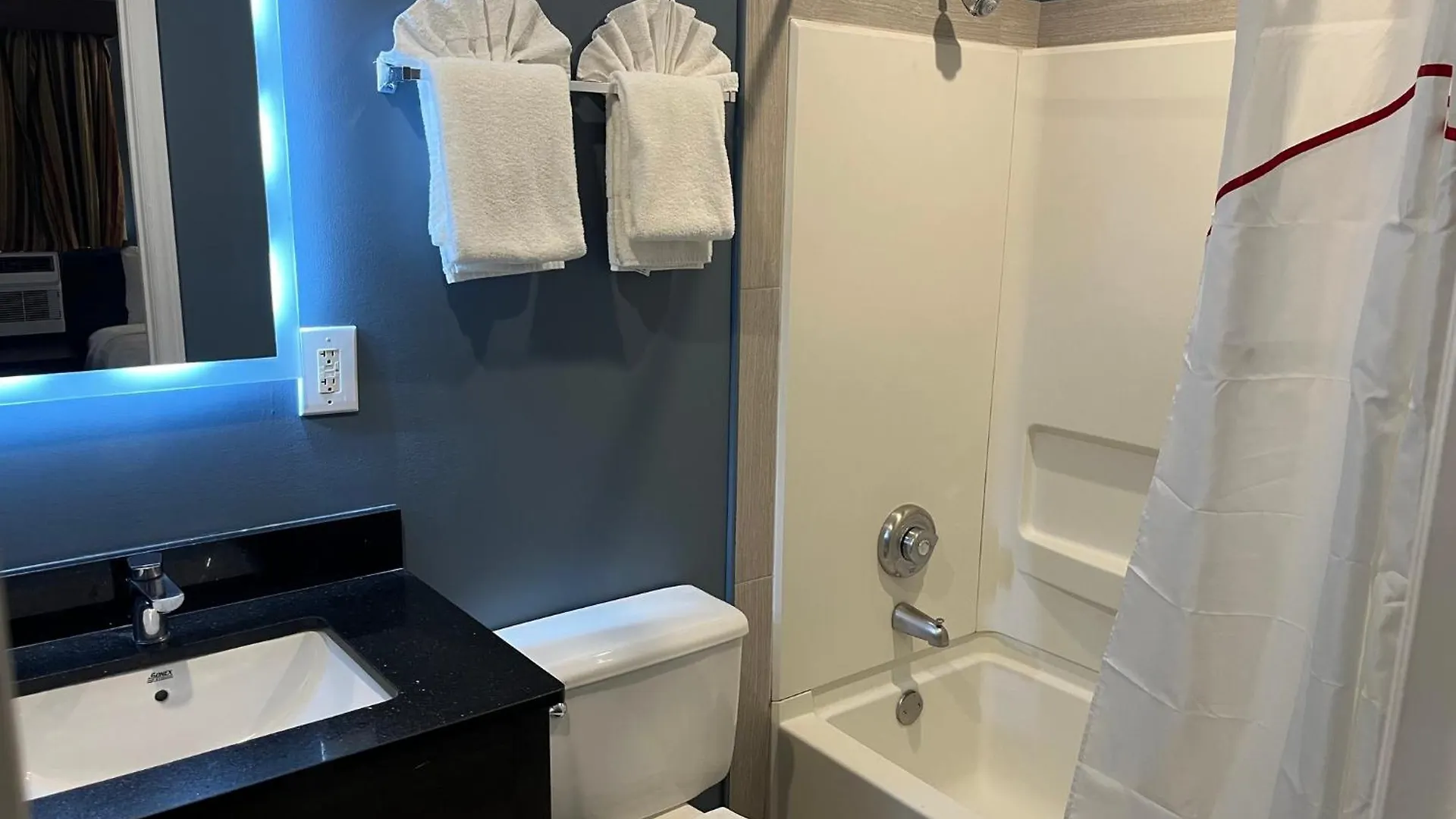 Hometowne Studios & Suites By Red Roof Charlotte - Ballantyne 0*,